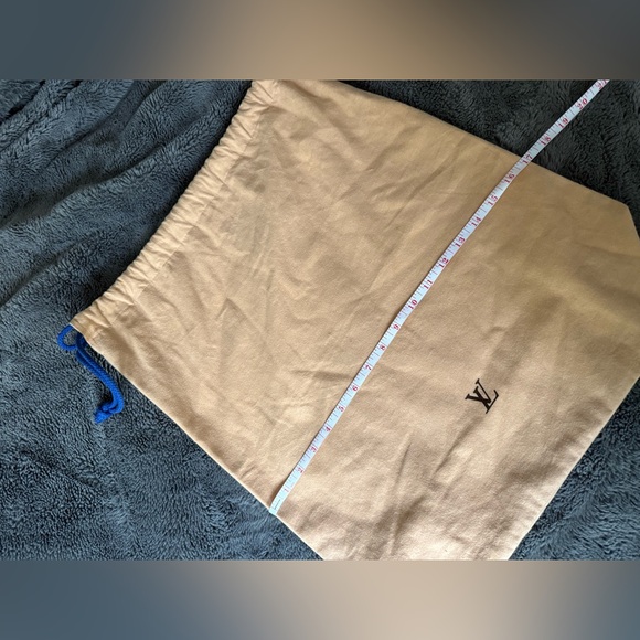 Louis Vuitton Large Authentic Dustbag - Picture 7 of 10